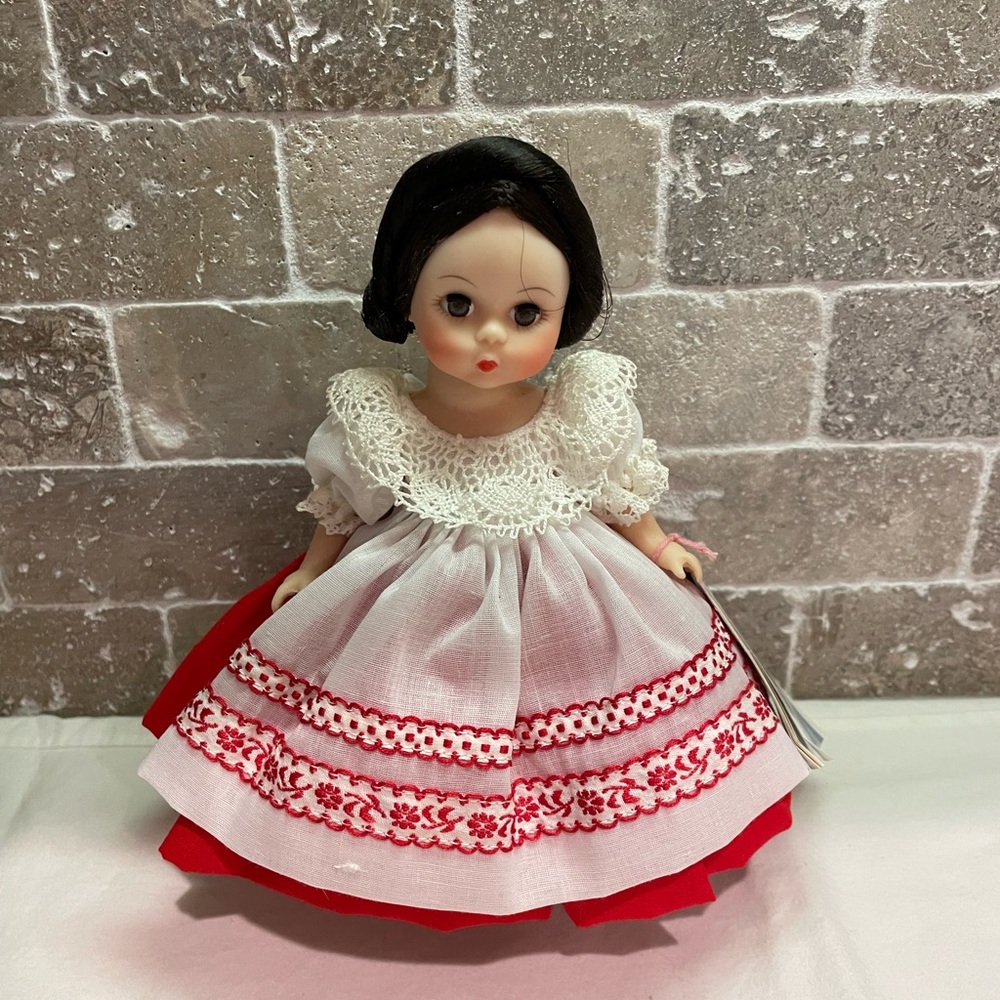 Madame Alexander doll, Russia
